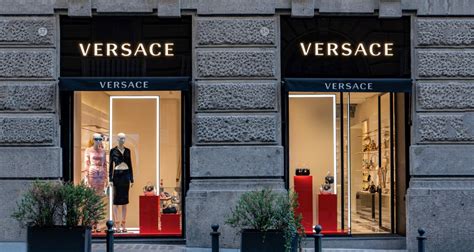 foto di versace napoli|SHOPenauer .